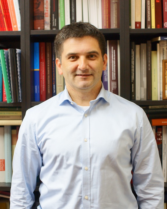 dr hab. Piotr Guzowski